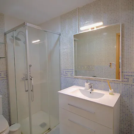 Golden Mogan Apartment *